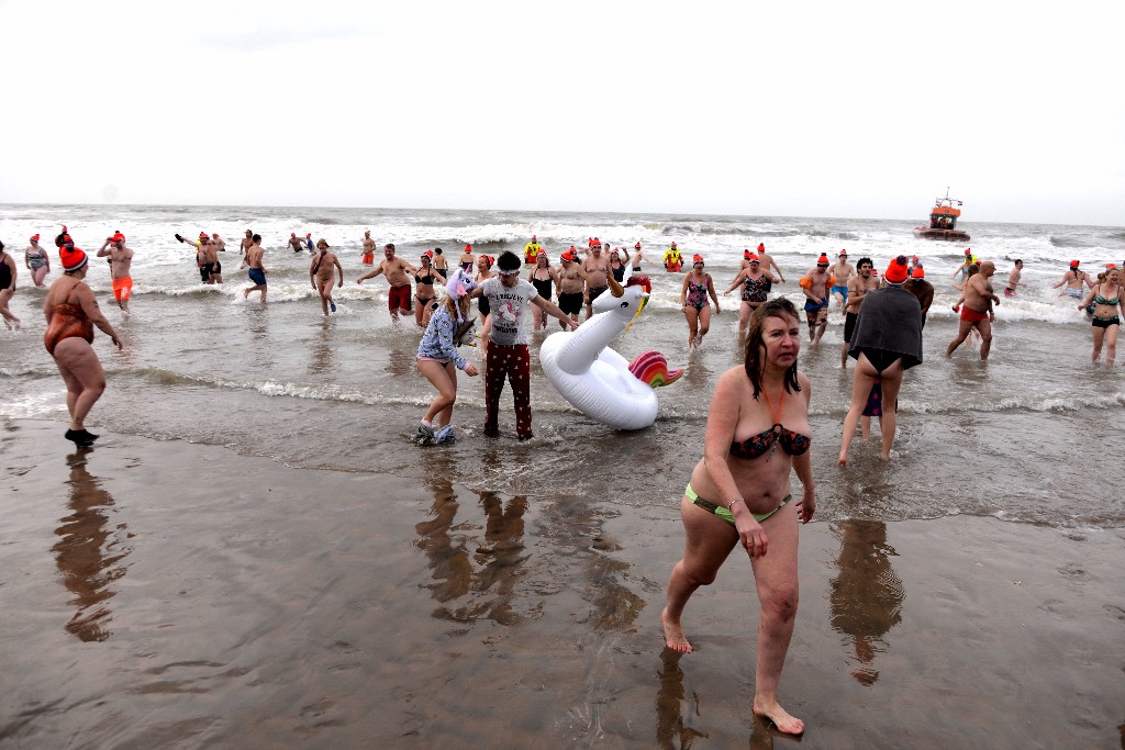 ../Images/Nieuwjaarsduik Nederzandt 2018 095.jpg